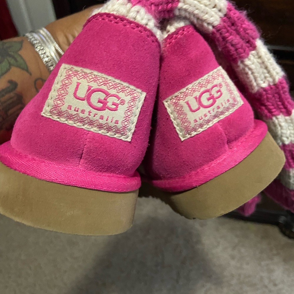 Uggs - Picture 6 of 6